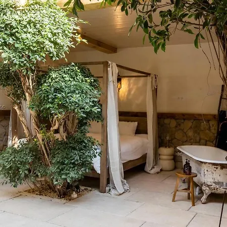 Boutique Haven: Elegant 别墅 *